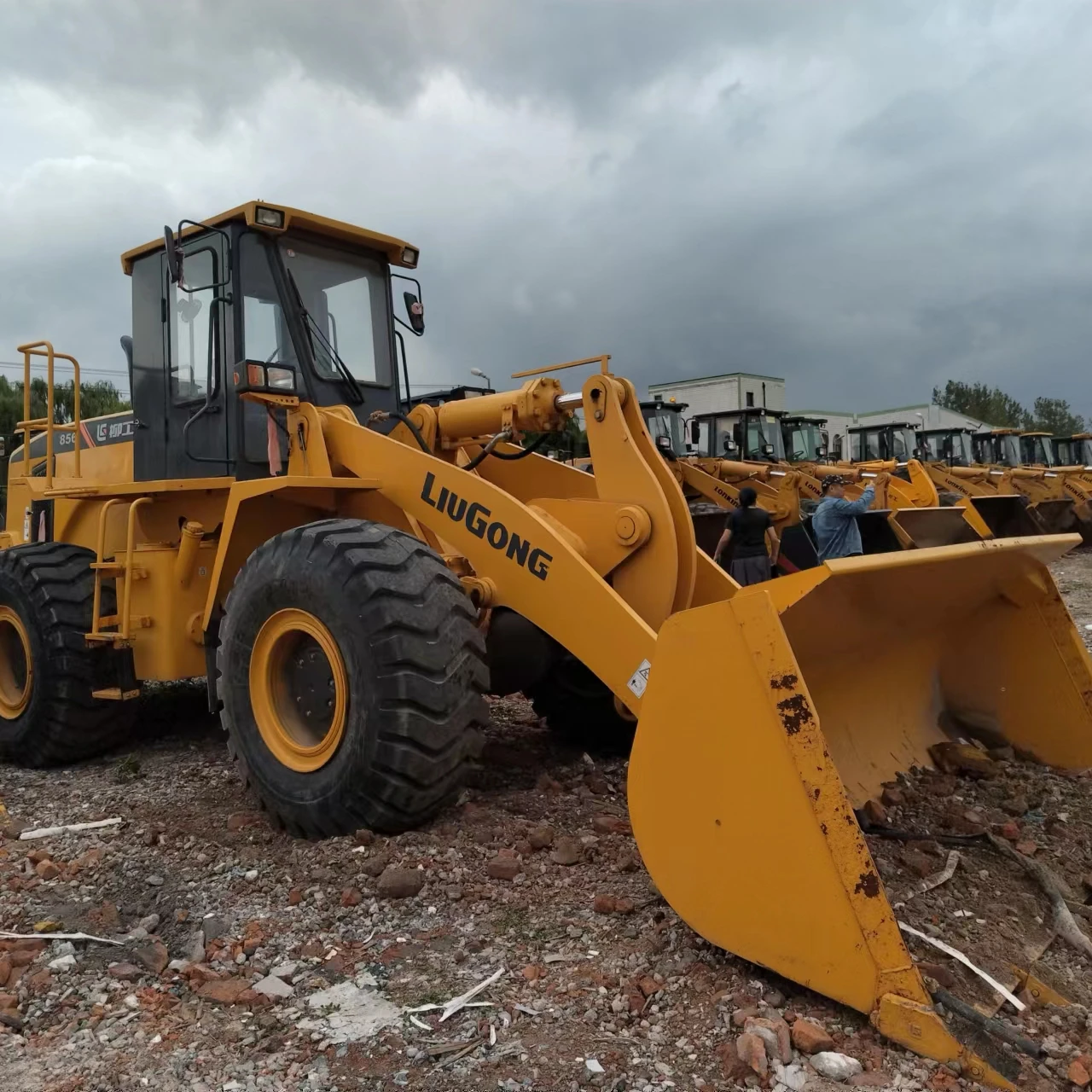 Оригинальная краска и состояние подержанного погрузчика LIUGONG CLG856 lg855n zl50 833b 836b lingon LG956L LG936L колесный погрузчик