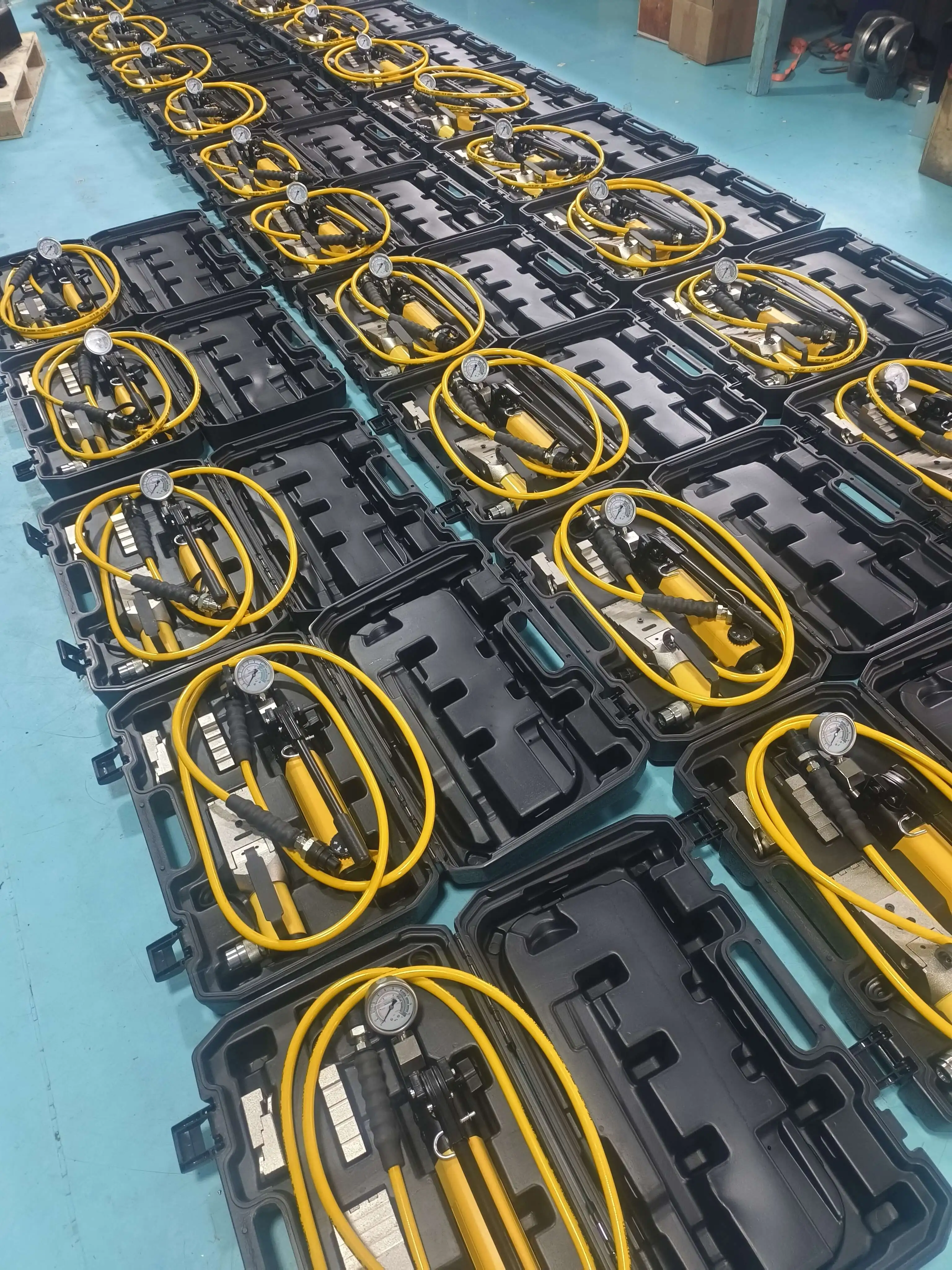 Superior quality durable in use Integral Hydraulic Flange Alignment Tool Spreader