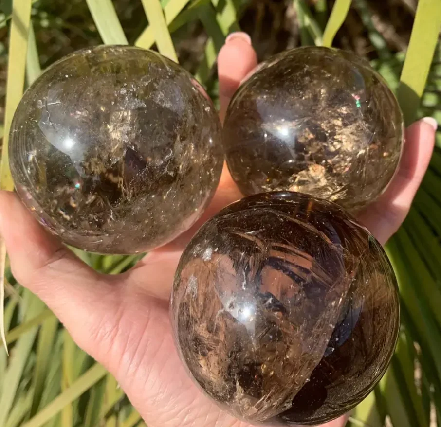 Wholesale Fanshi Hot Sale Natural Smoky Quartz Sphere Polished Transparent Grey Healing Ball Home Decoration Crystal Craft Gift