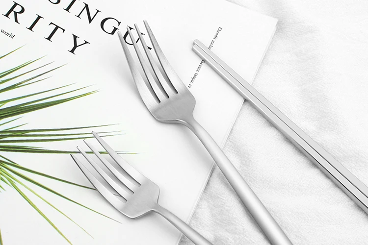 
Amazon Top Seller Home Hotel Stainless Steel 18/10 Dinner Knife Fork Spoon Flatware Silverware for Wedding Cutlery Set 