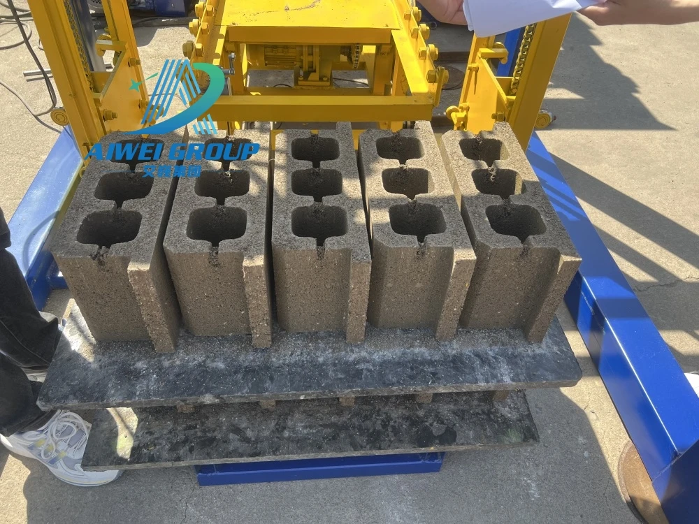 Automatic Concrete Block Machines QT4-15BMolding Block Brick Paver Engraving Making Machine