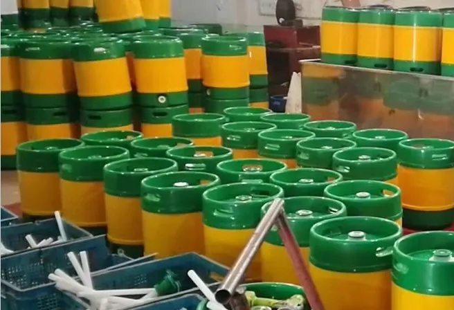 20L 25LManufacturers Custom Reusable Winecolorful Color Juice beer China Space  Business Party PET kegs with taps