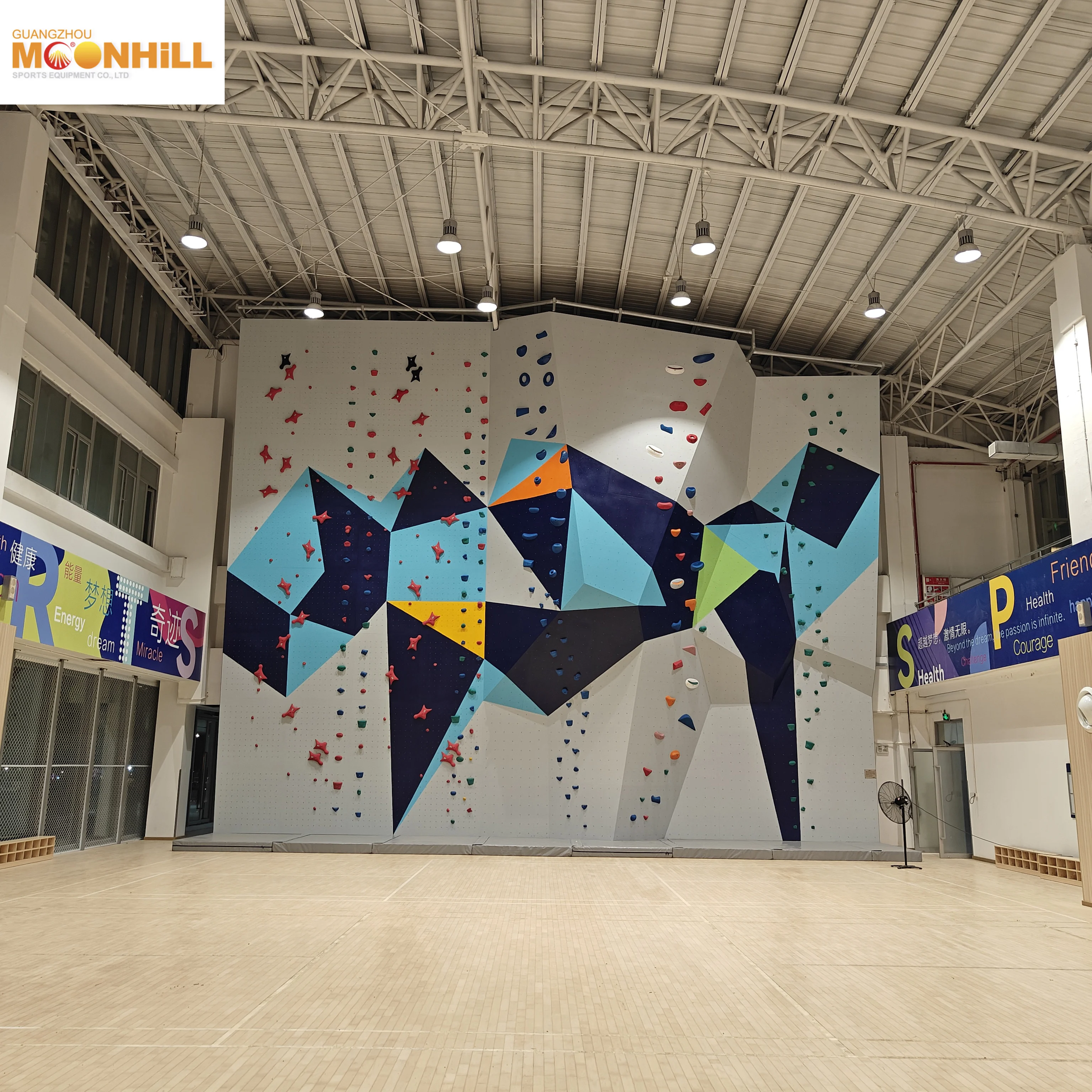 Factory Direct Sales Professional Climbing Wall Composite Resin