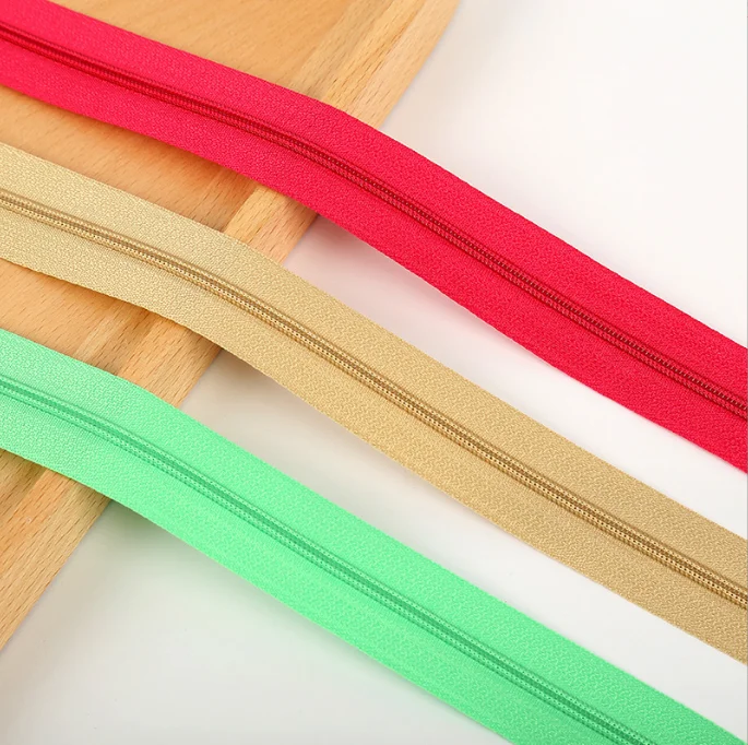 Wholesale zipper by the yard long chain nylon coil zippers for sale