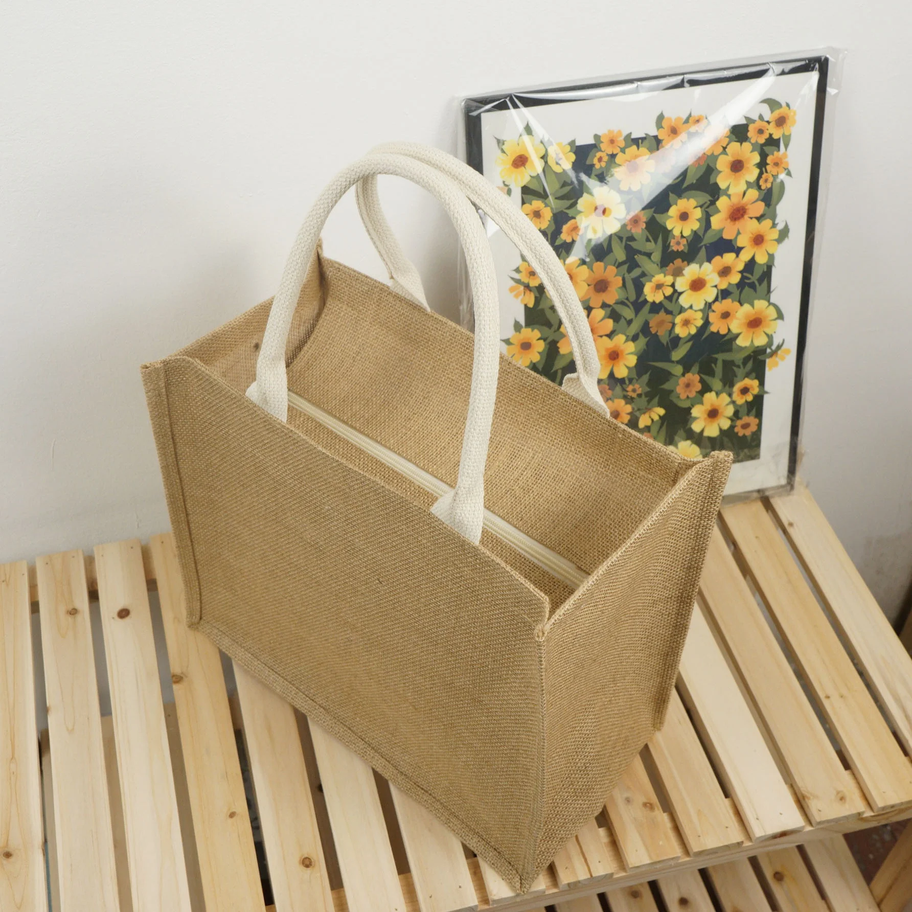 Custom Luxury Lifestyle Bags Durable Tote Bag  for Promotion Jute Bags Wholesale Textile Packaging With Zipper