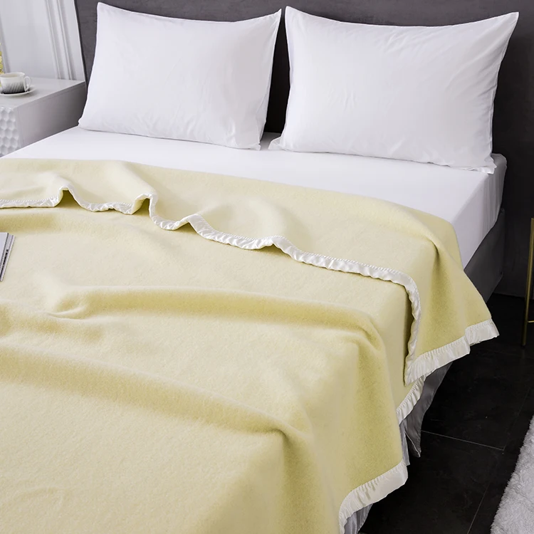 2024 Hot Design Hotel Wholesale Luxury Soft 100% Polyester Coral Fleece Blanket