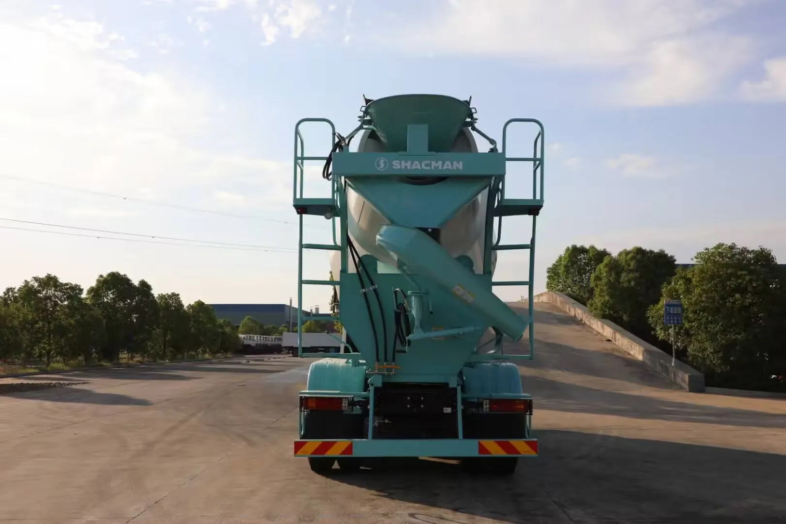 Low Price Shacman F3000 6x4 Used Concrete Mixer Truck with Good Quality