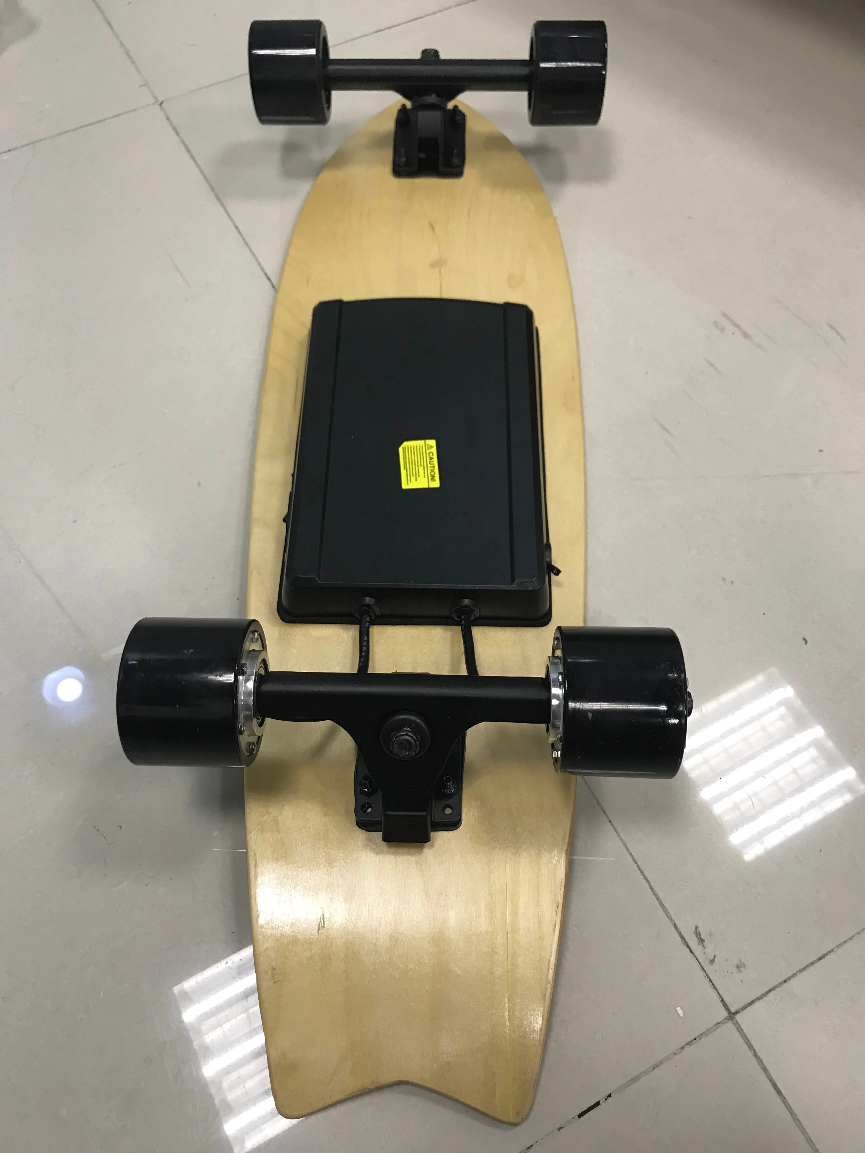 Deo Factory Price Buy Skateboard Online Loading Capacity 130Kg 800W Board Skate OEM Skateboard Blanks Maple Wood Skateboard