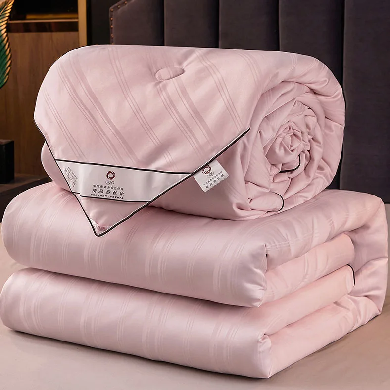 Mulberry Silk Comforter Super Thick Jacquard Quilted Embroidered Blanket for Hotel or Home Use