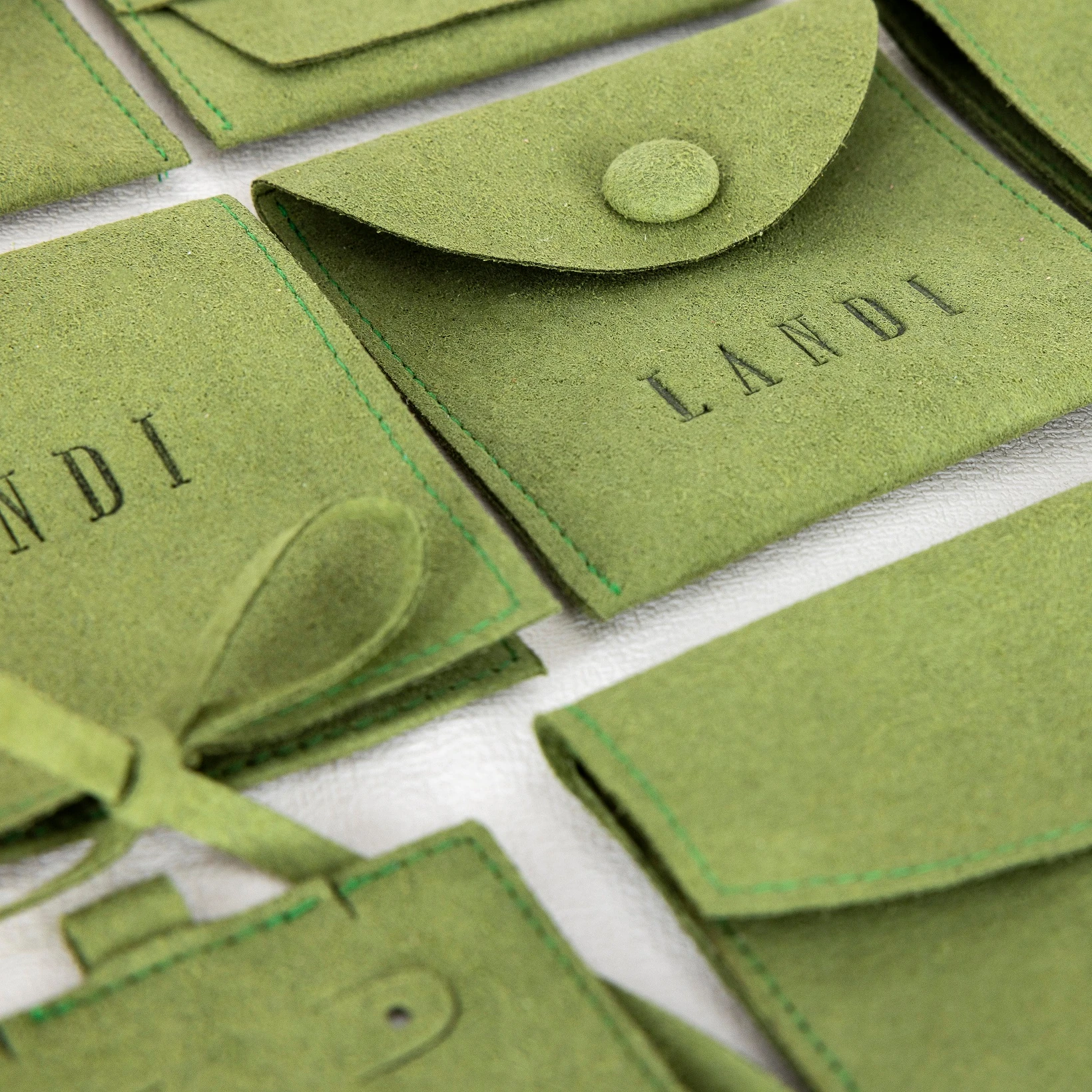 Factory Direct Suede Microfiber Green Sunglasses Pouch Jewellery Custom Packaging Jewelry Display Faux Suede Envelope Pouches