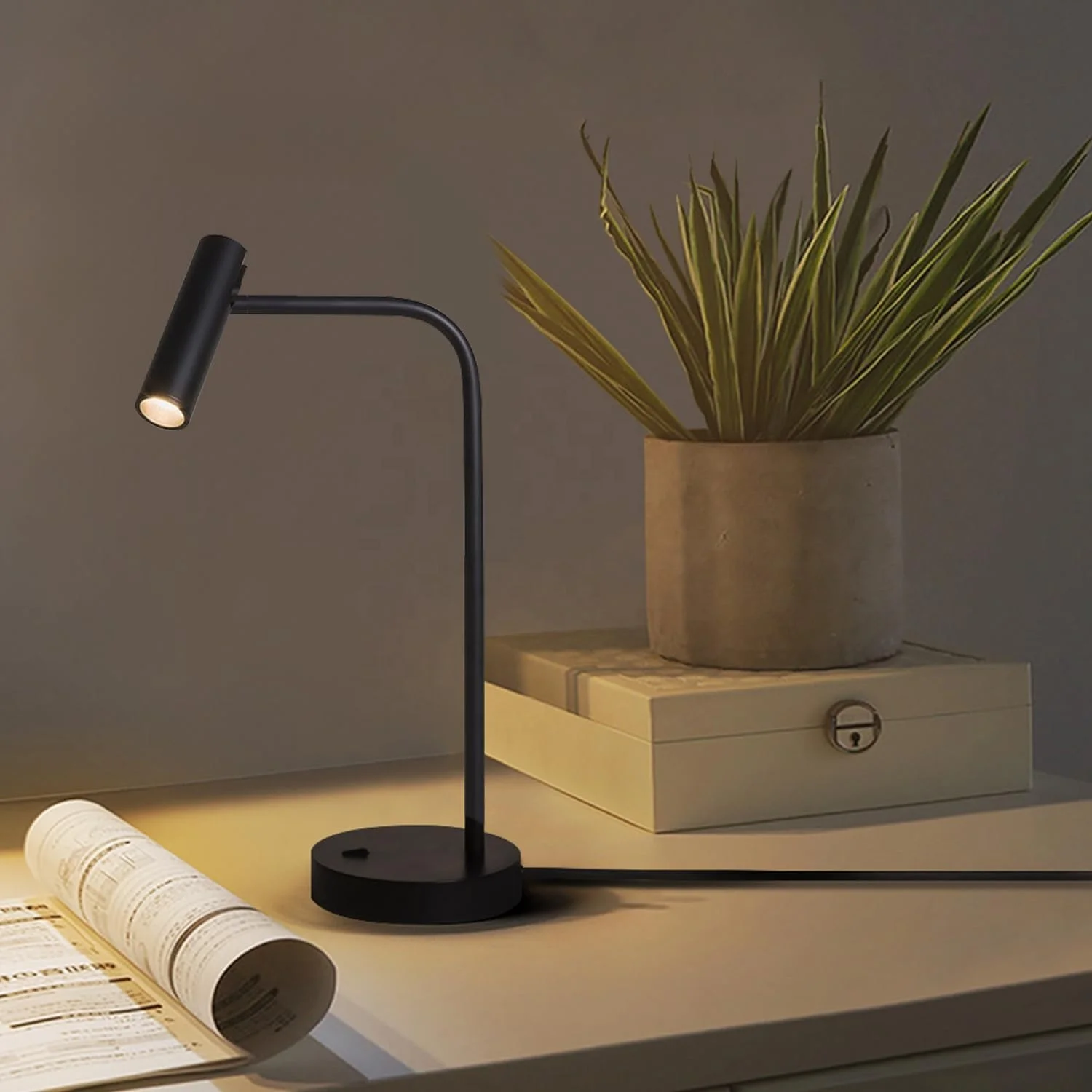 Bracket room lamp bedside table reading book reading bedroom study LED desk lamps office desk rocker switch