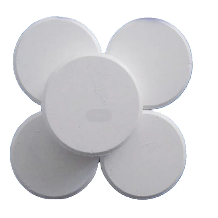 
 90% хлорных таблеток TCCA химический вспомогательный агент для обработки воды химический флокулянт белые хлопья 50 кг/пластиковый барабан 100%  