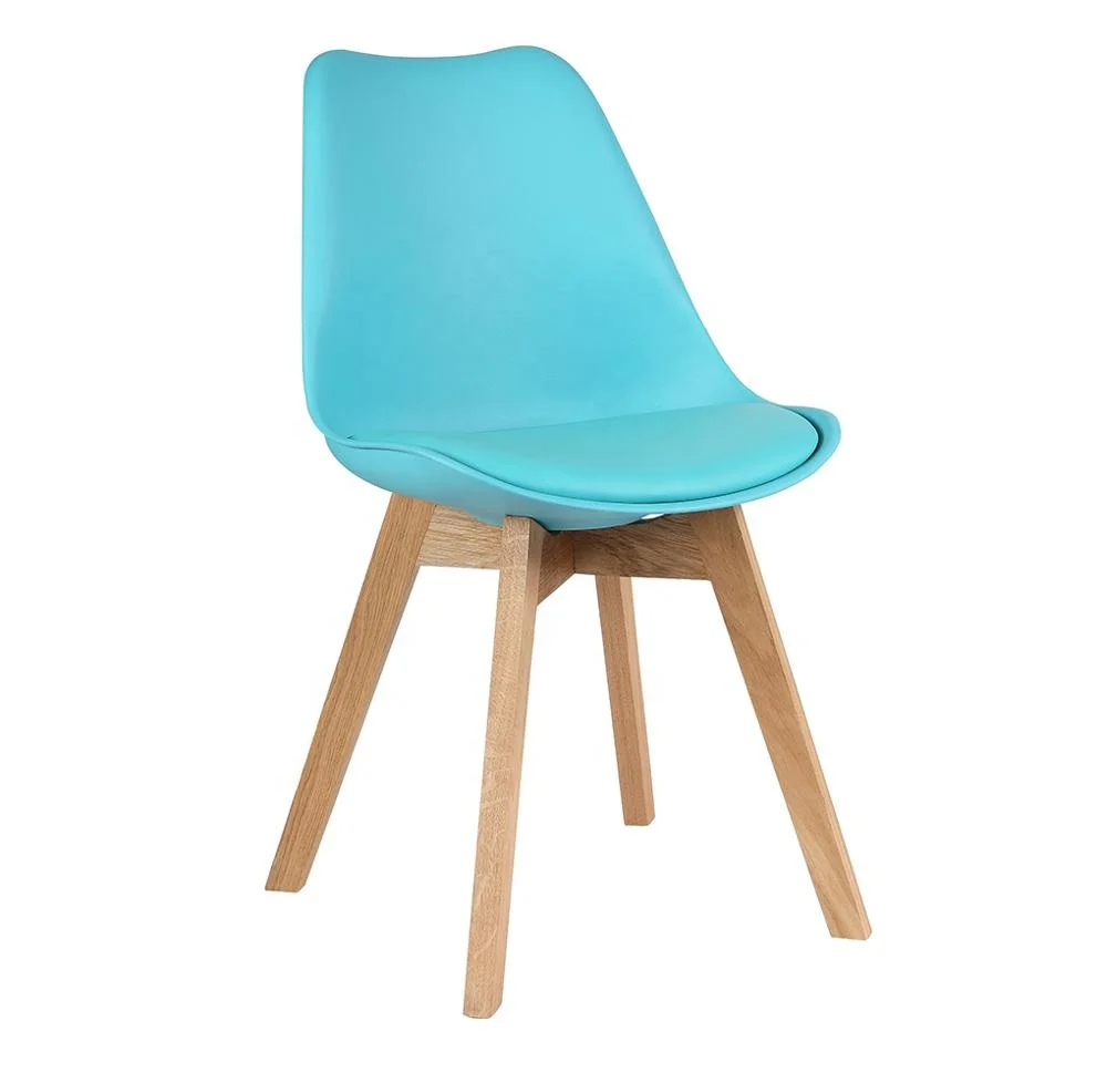 Scandinanian retro red plastic chairs dining room nordic