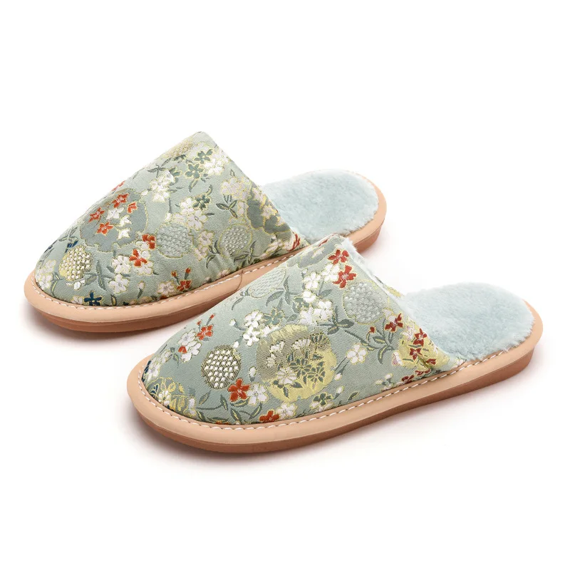 Factory Direct Sales Fall Winter Ladies Indoor Chinese Ethnic Embroidered Silks Satins Cotton Slippers Fur Drop Shipping