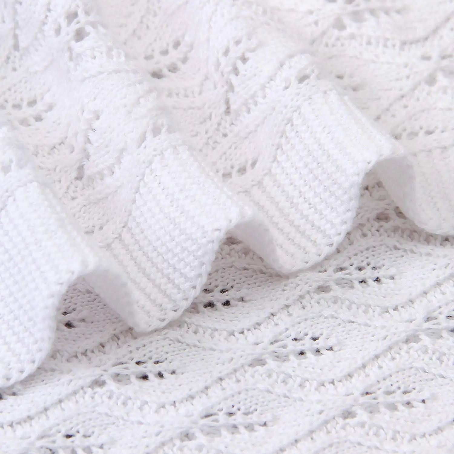2022 hot Sell Thin Summer Blue Heart Embroidery Knit Cotton Soft Crochet Newborns Baby Blankets