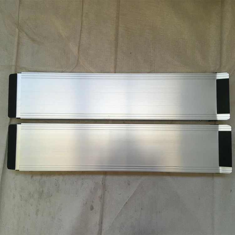 2024 Hot Sell Best Lightweight Aluminium Alloy Telescopic Portable Wheelchair Ramp Folding Wheelchair Car Ramp For Car & Stair