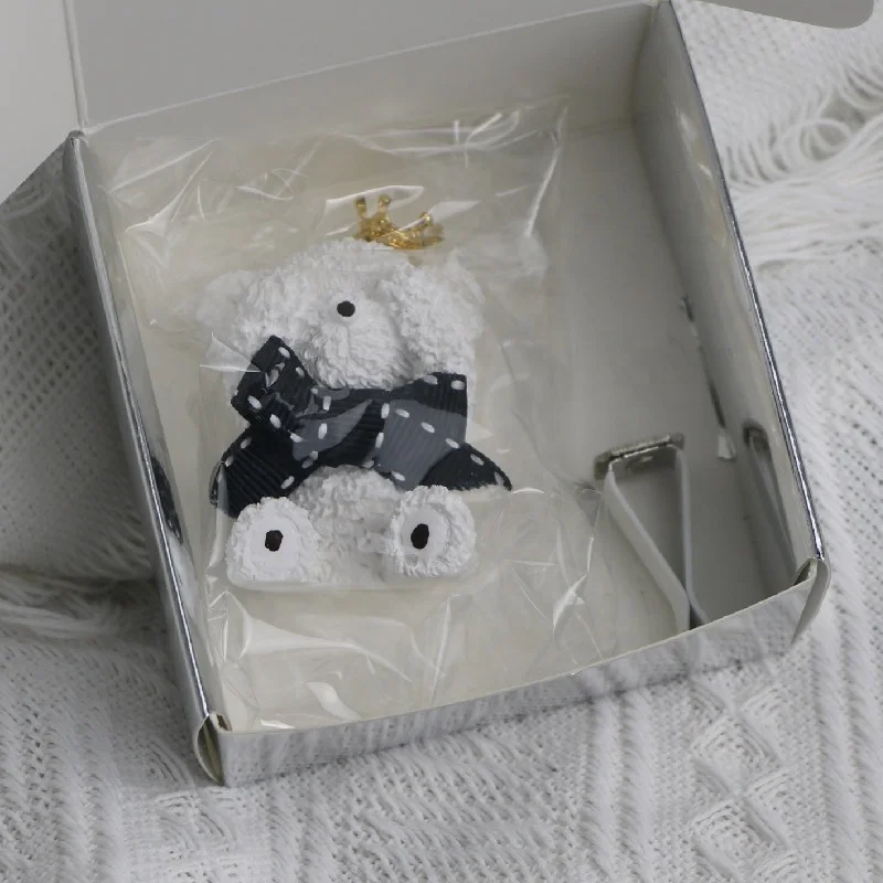 White Cute Ceramic Teddy Bear Shaped Car Vent Clip Air Freshener Essential Oil Diffuser Car Interior Decoration Perfume