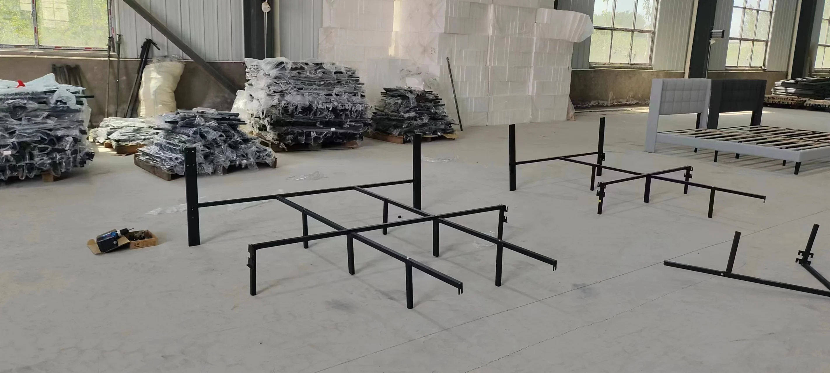 Modern design bedroom sets furniture queen size bed frame storage bed base strong frame and wooden slats support