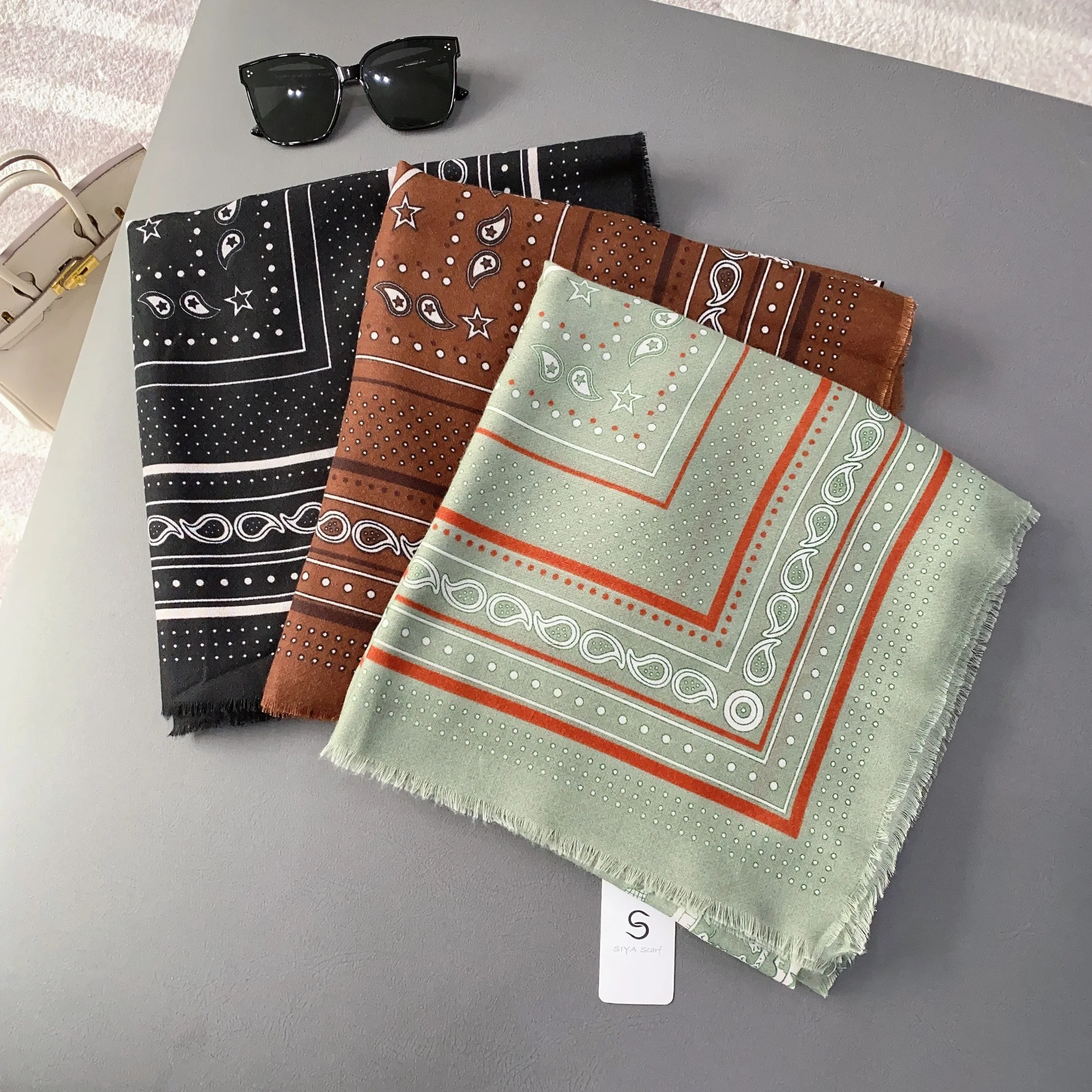 Hot Selling 130x130cm Ladies  Big Square Head Scarf Malaysia Women Soft Cotton Square Scarf Instant Hijabs