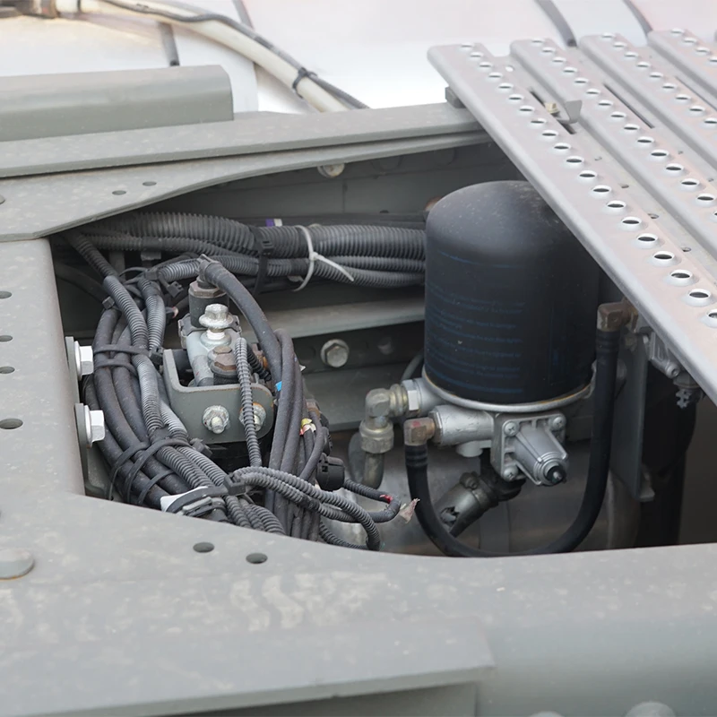 Explore the Excellence of China Low Price Diesel Power 6*4 Euro2 371hp 375HP Sinotruk Howo 7 Tractor Head Trucks