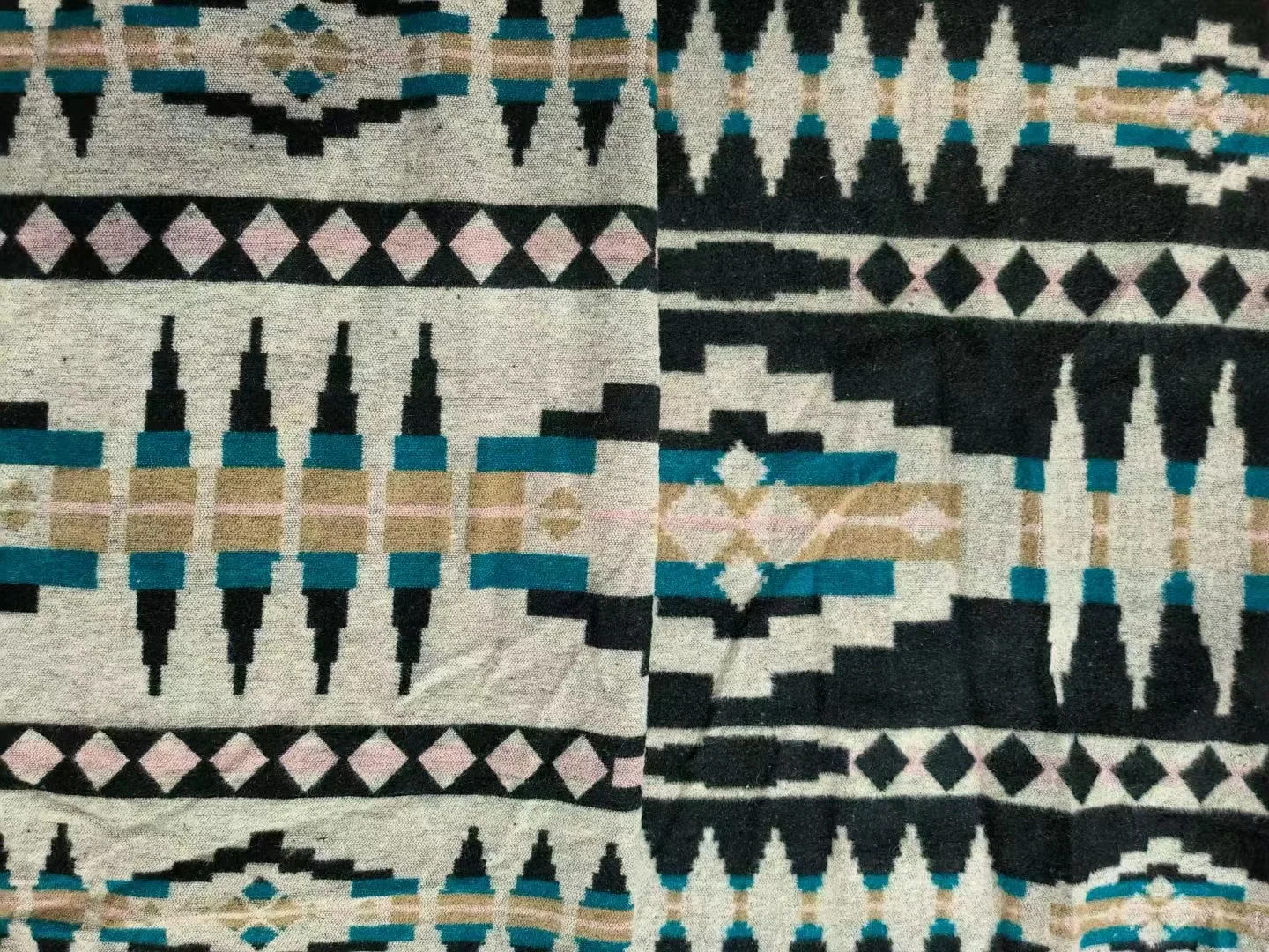 Wholesale price customized Southwest style aztec pattern poyester/wool jacquard fabric