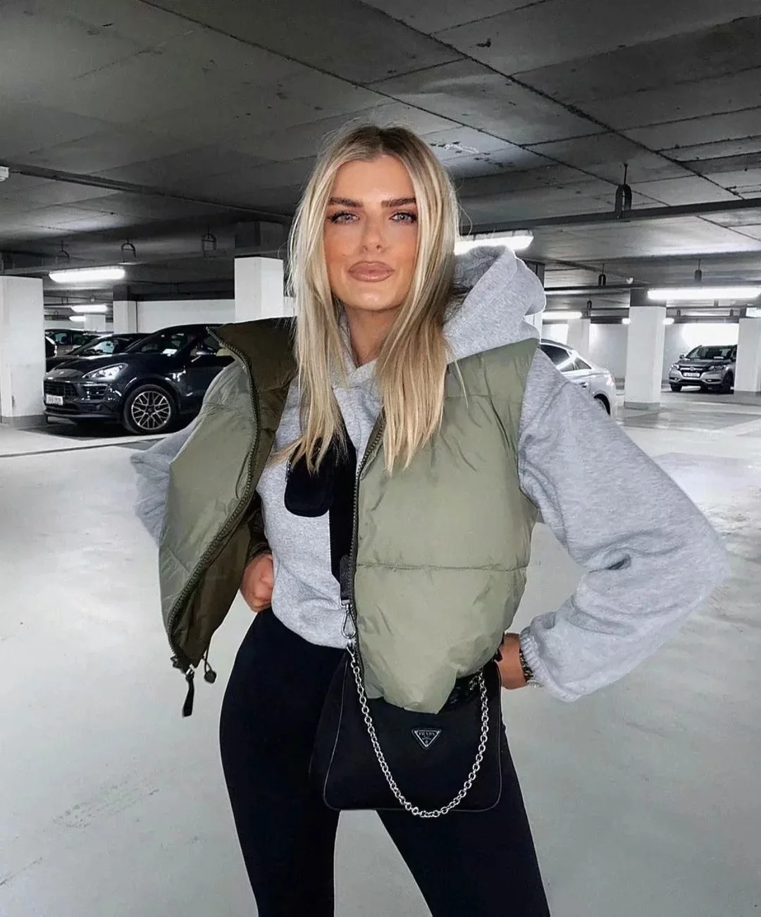 Wholesale 2022 Solid Color Sleeveless Zipper Winter Puffer Vest Jacket