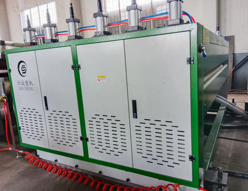 Width 1500 mm PP Plastic Polypropylene Hollow Sheets Extrusion Line Machine Machinery