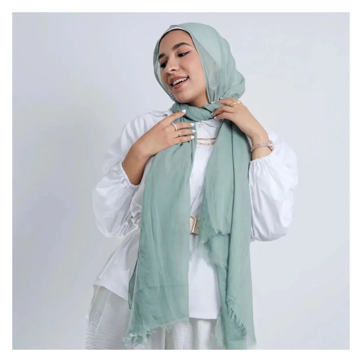 Factory wholesale Arab Dubai Muslim Plain chiffon scarf hijab women Malaysia head wrap scarf hijab