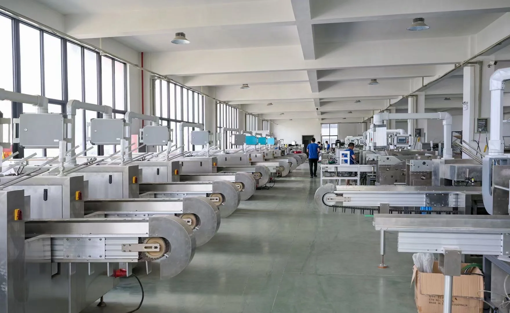 Face mask packing carton box sealing cartoning machine fully automatic