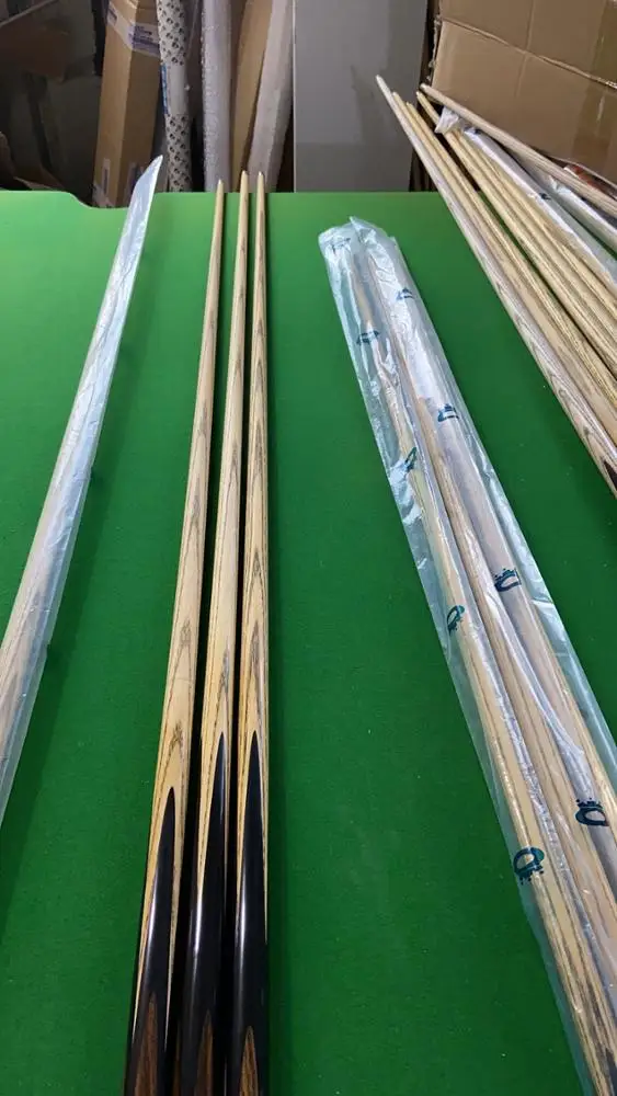 High Quality Snooker & Billiard Cues with One Piece Snooker Cue Case