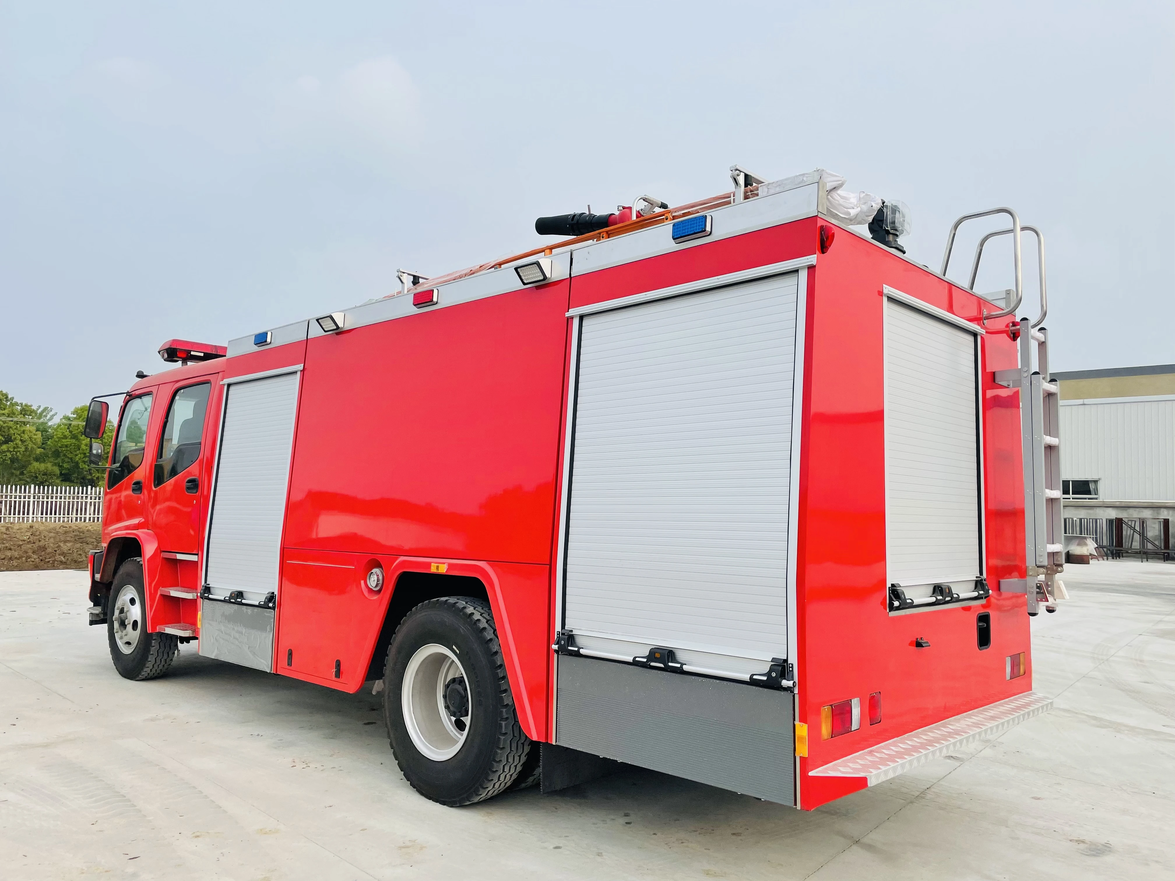 8000 liter water tank fire truck, fire fighter truck, fire fighting truck price