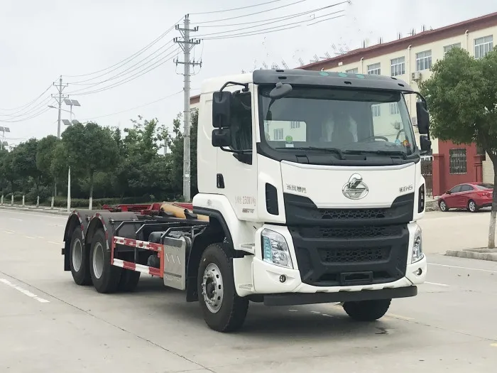 Liuqi chenglong 6*4   garbage truck road on road off bin hook lifter garbage truck