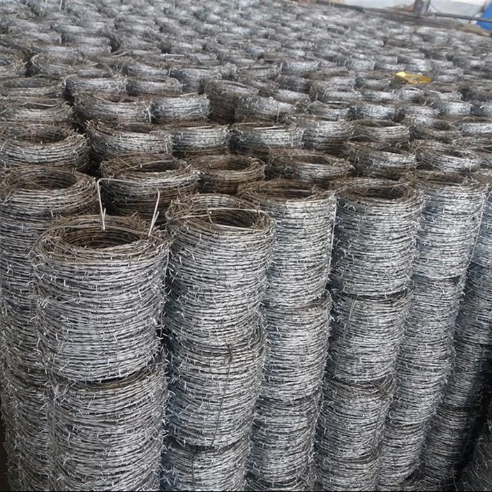 Оцинкованная насыпной Вес провода колючей проволочной сеткой оптом большое количество в рулонах