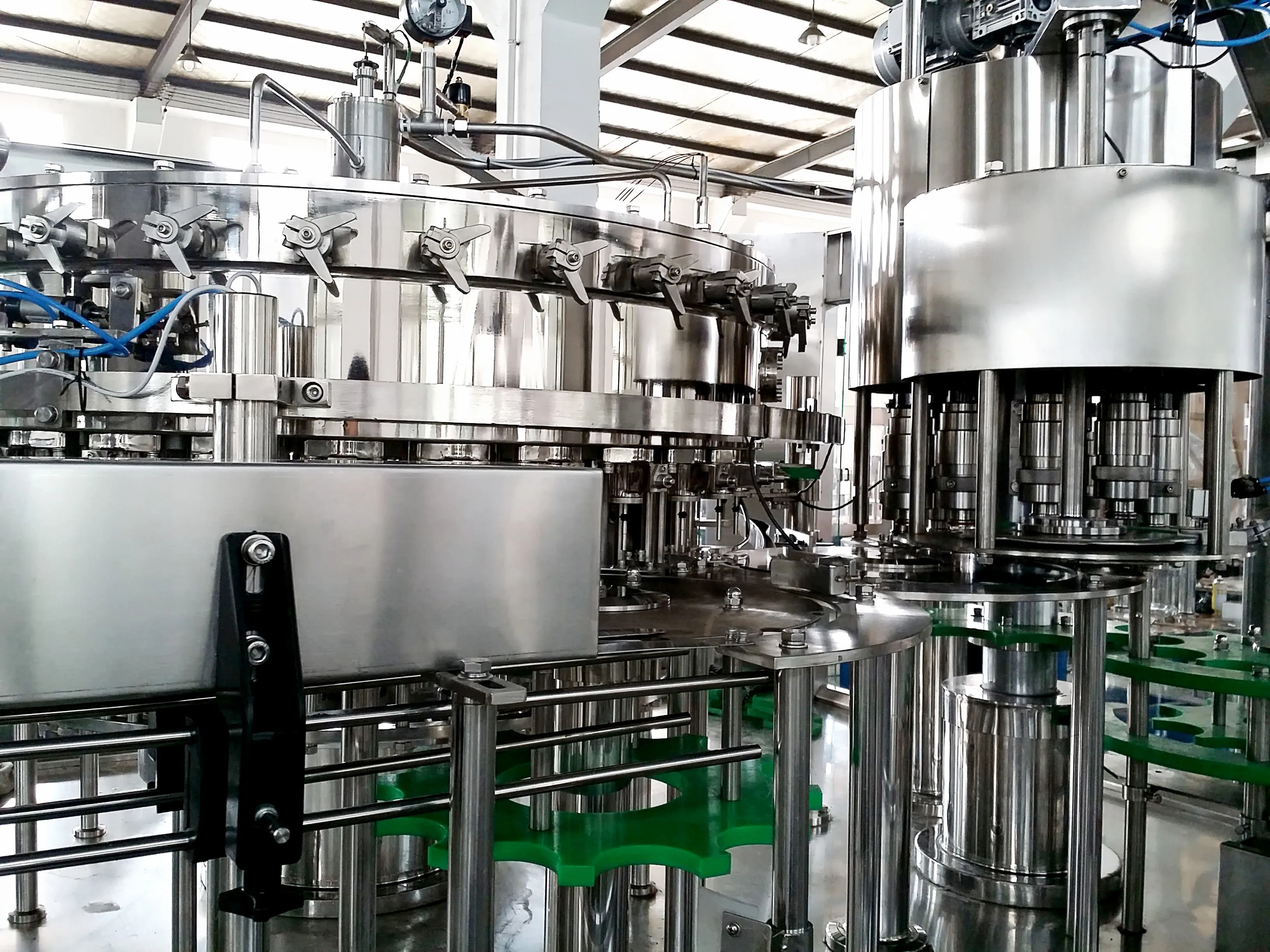 3-in-1 small bottle filling machine manufacturers / china buy filling machine