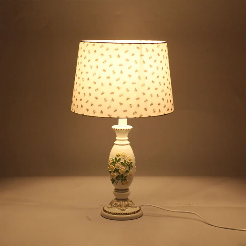 Ceramic desk lamp bedroom bedside living room study corner several new Chinese style decorative antique European style cloth tab