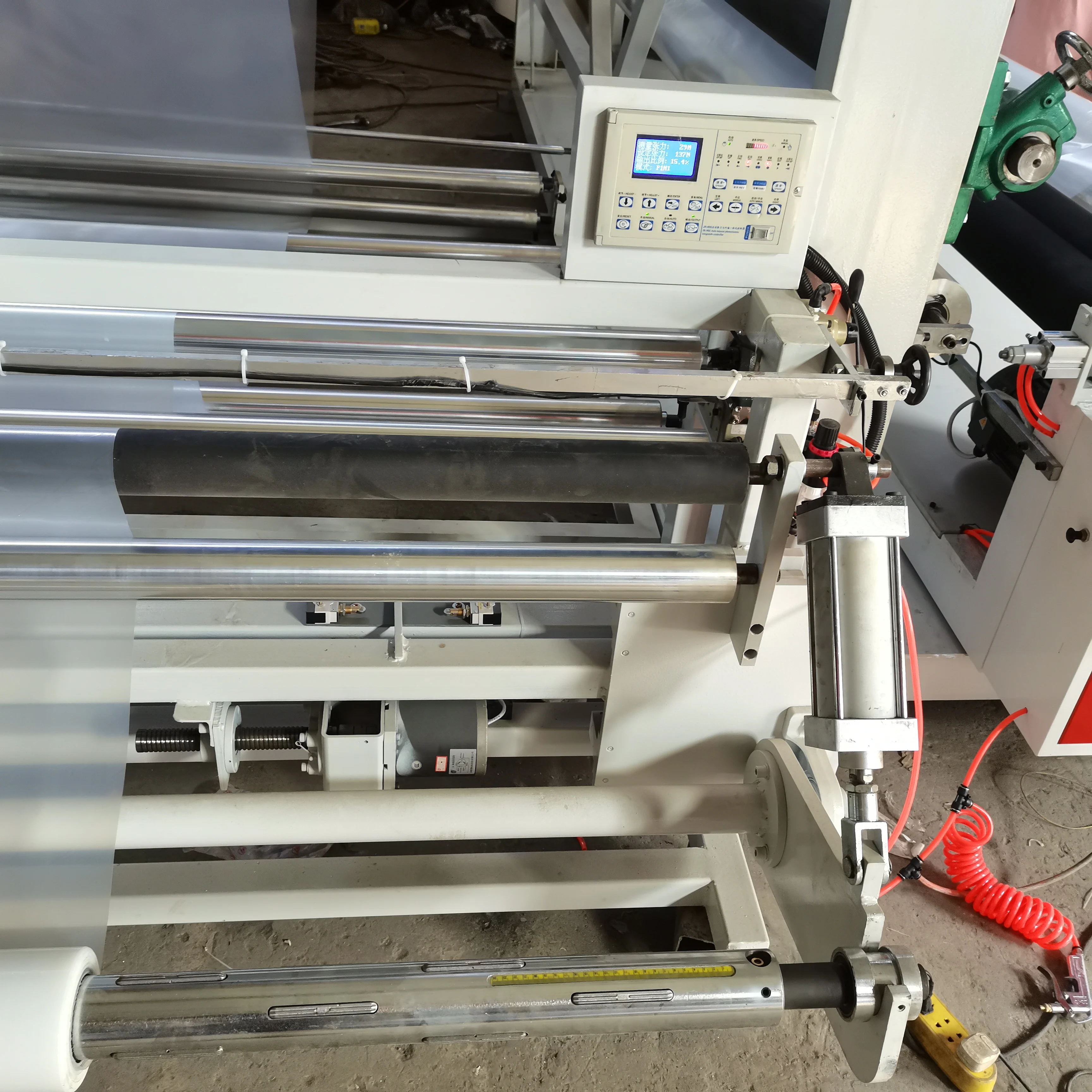 Fully automatic high speed film  unfolding machine  It can be used to fold clothing bags