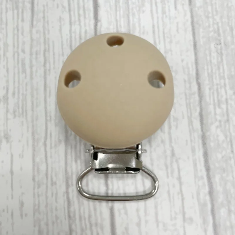 Factory Direct Wholesale BPA Free Food Grade Three Holes Multicolor Pacifier Teething Round Silicone Baby Pacifier Clip Holder