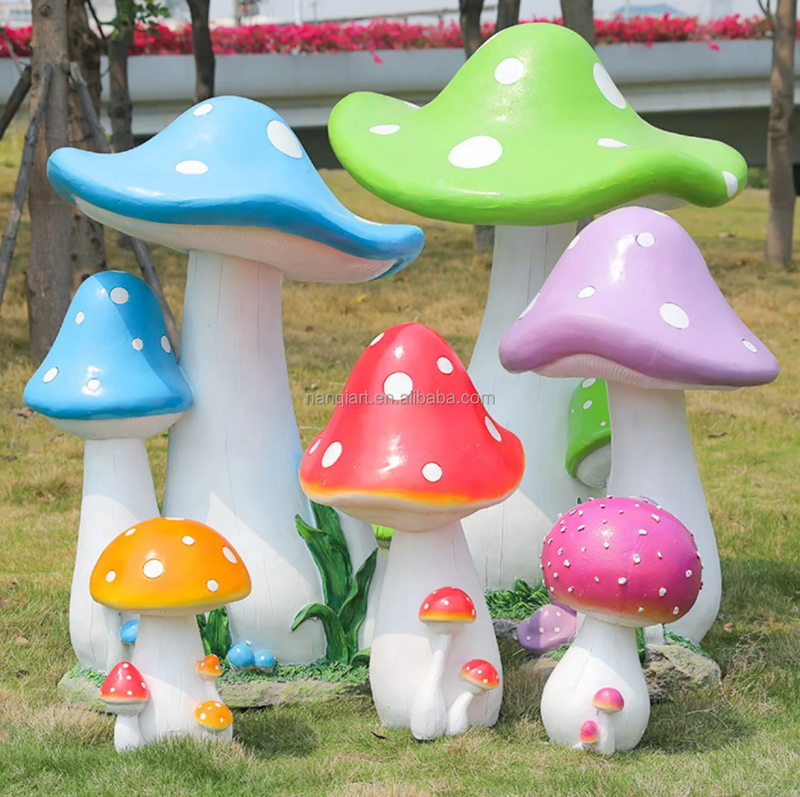 Customized Hand Made High Quality Resin Green Mushroom Statues Artificial Realistic Life Size Garden Mushroom Model For Outdoor