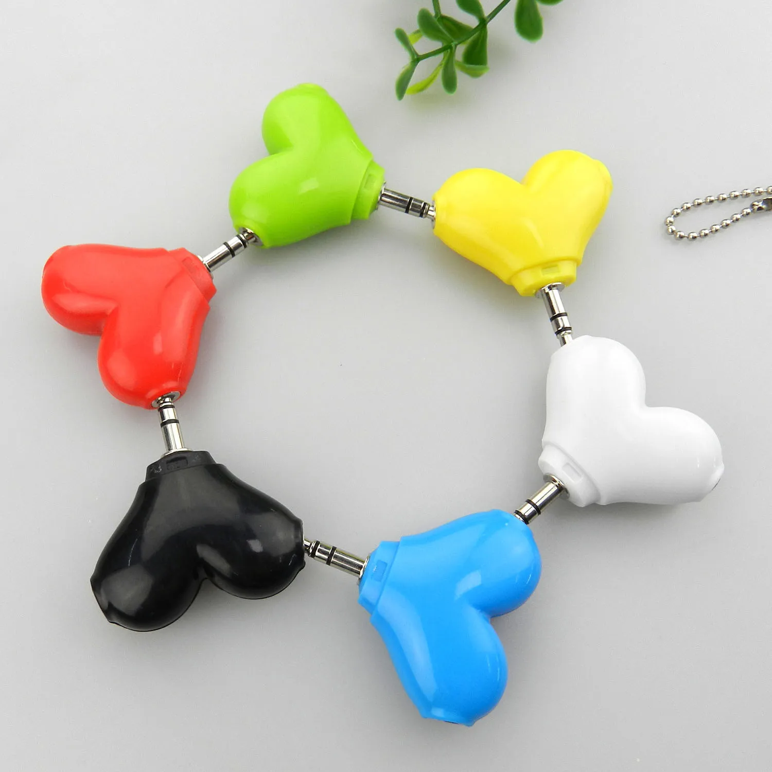 2in1 factory price high quality love heart shaped 1 to 2 audio splitter headphone  splitter  aux adapter
