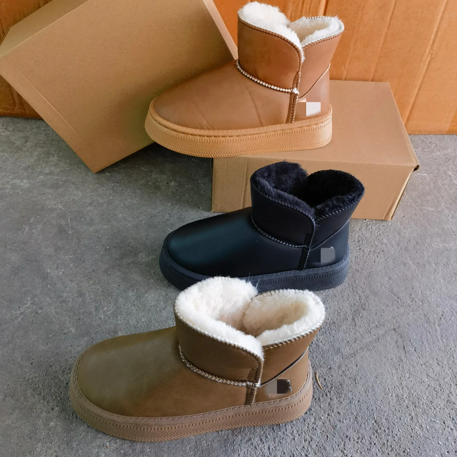 Женские зимние ботинки в спортивном стиле легкие круглые с замшевой кожей подошвой из хлопка и резины подсветкой