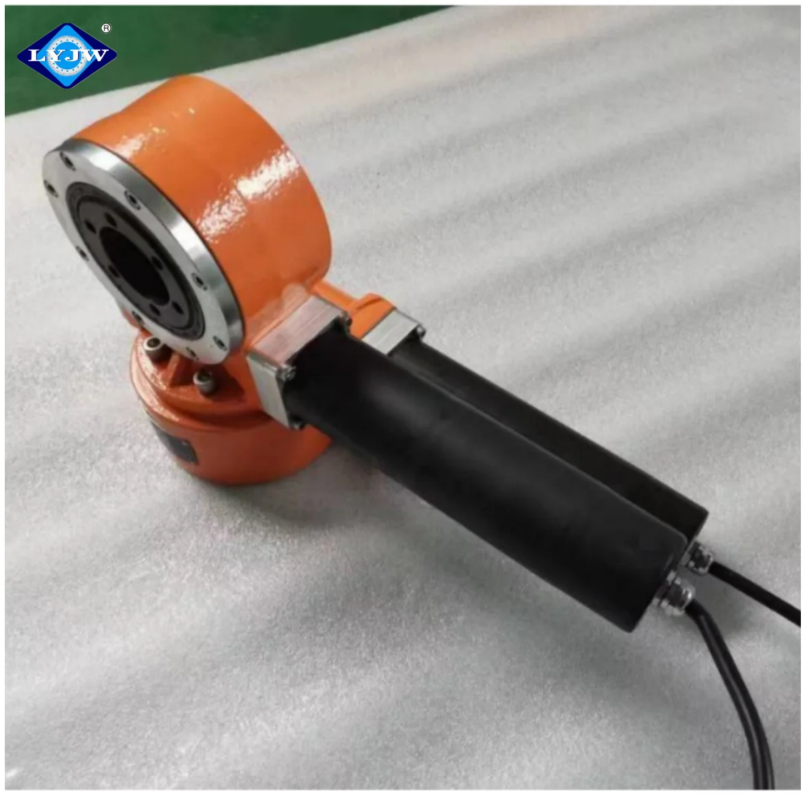 Luoyang JW 3' 7' 9' 14' Dual Axis Slewing Drive SDE3 SDE7 SDE9 SDE14 With 24VDC Motor For Solar Tracking System