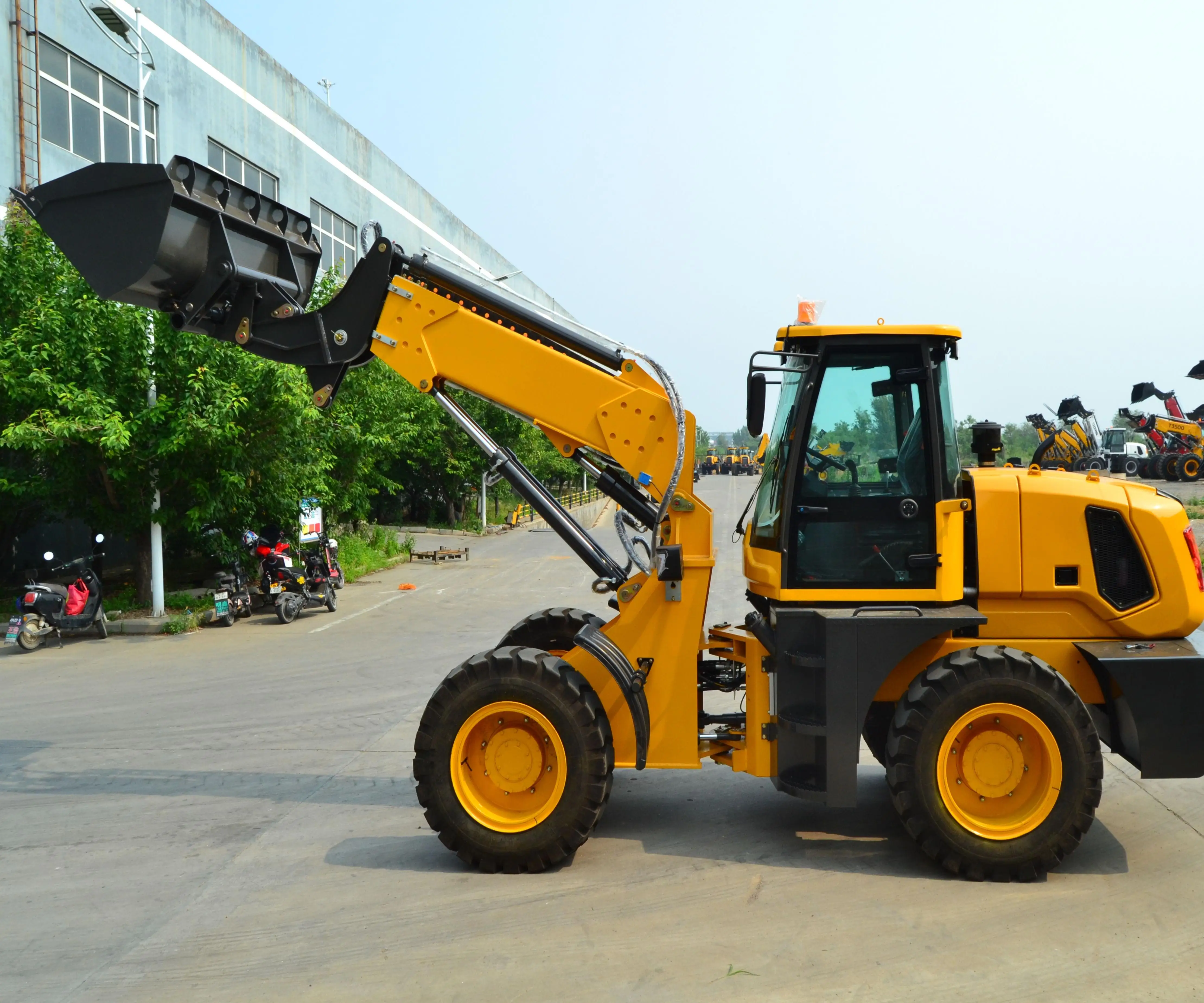 Heracles 3 Ton Mini Telehandler Diesel Engine Telescopic Wheel Loader EURO5 Front Loader Bucket Gearbox Pump