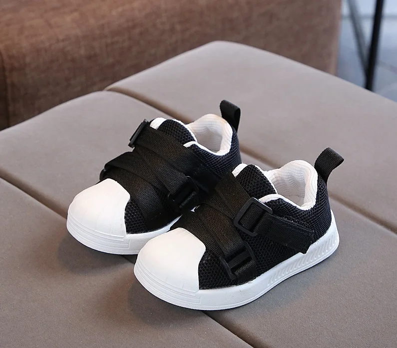 Модные удобные дышащие Нескользящие кроссовки оптом для девочек и мальчиков детская повседневная обувь