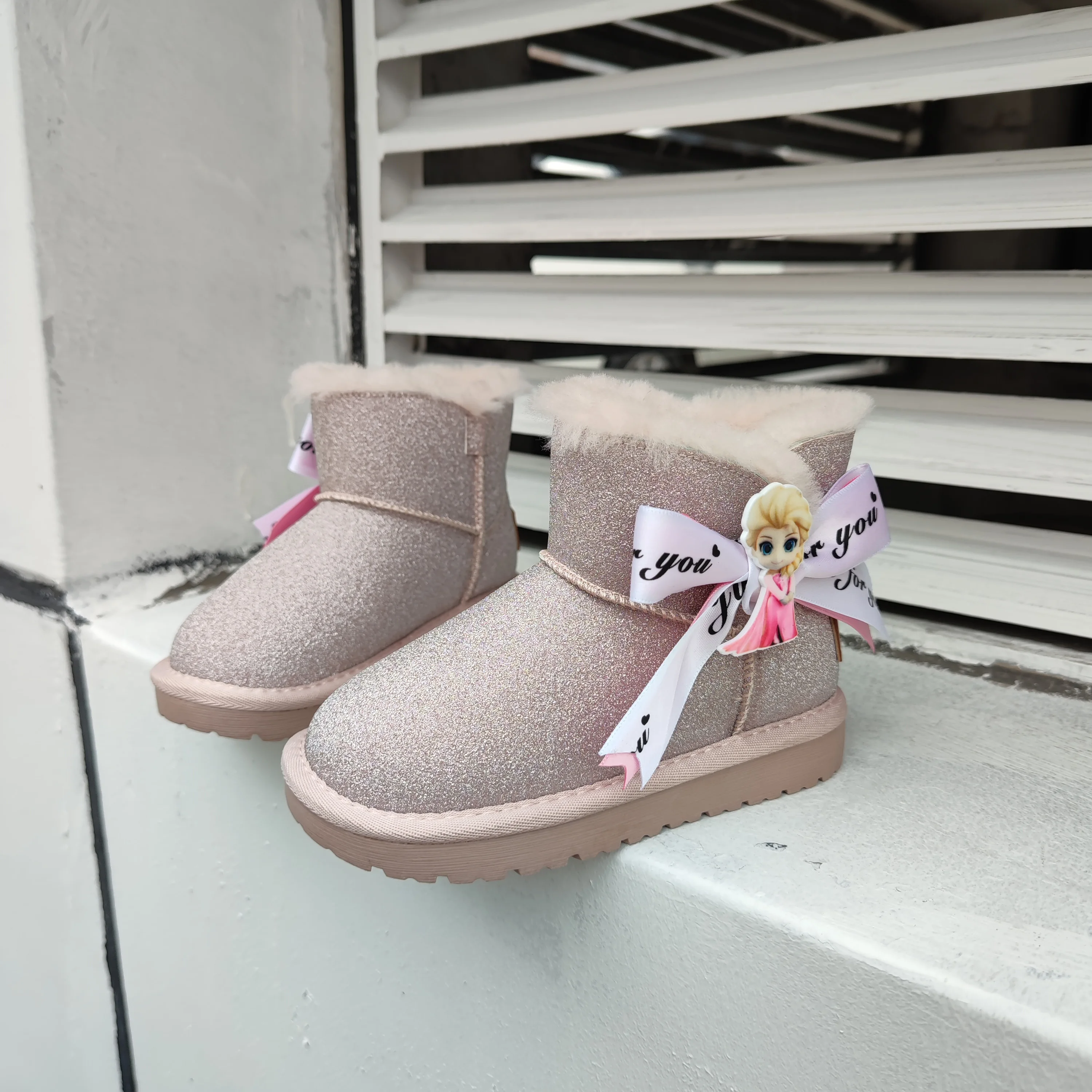 Зимние Детские теплые удобные ботинки с героями мультфильмов; Обувь для маленьких девочек