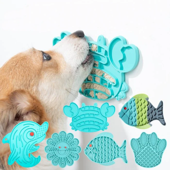 Wholesale New Design Pet Silicone Licking Mat Dog Cat Plate Pet Suction Cup Slow Food Bowl
