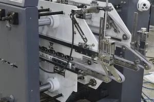 Automatic Cold Spray System 3 Guns 4&6 Points Cardboard Box Forming Corner Folding Gluing Automatic Folder Gluer Machine
