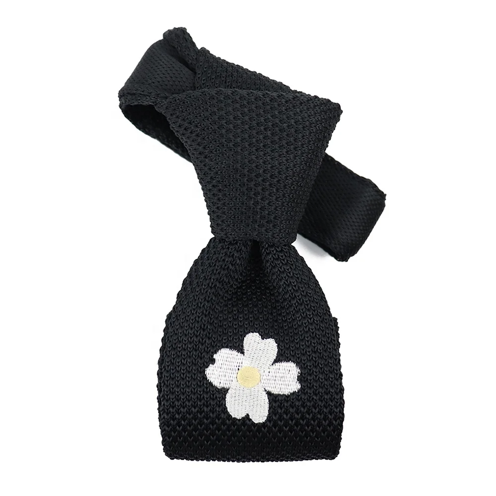 2022 Лидер продаж; Дизайнерские изготовленный на заказ, с нашивкой в виде логотипа цветочный черные узкие полиэстер трикотажные мужские галстуки оптом