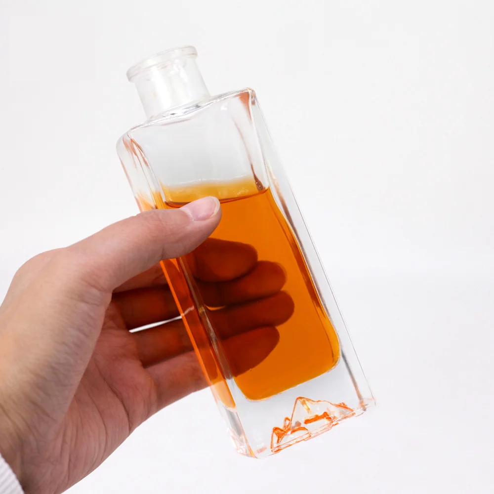 More Than 20+ Kinds 700 ml 70 Cl  Flat Shape Glass Bottle for Liquor Vodka Whisky Spirit Gin Rum