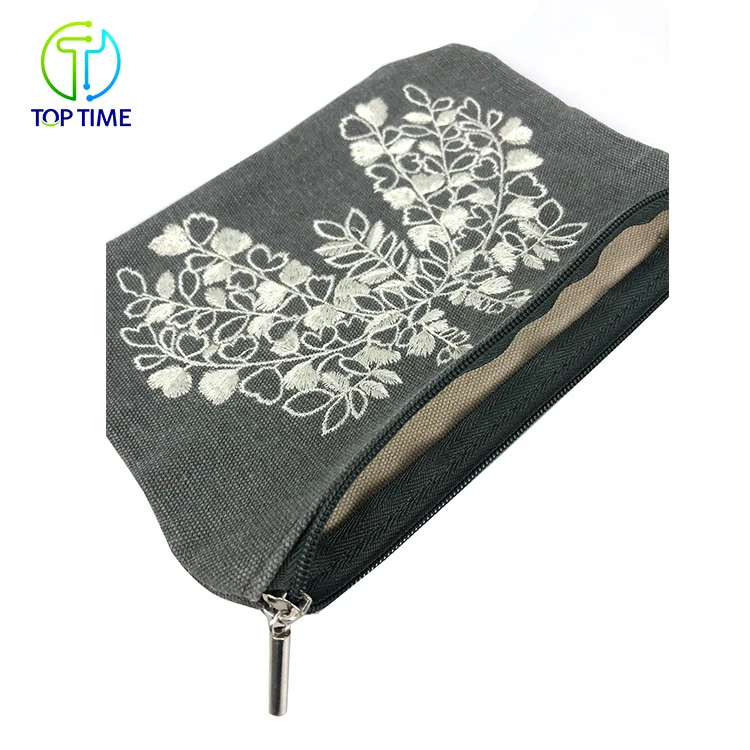 
Factory Wholesale Fashion Customize Logo Embroidered Decoration And Zipper Closure Small Canvas Change Purse 