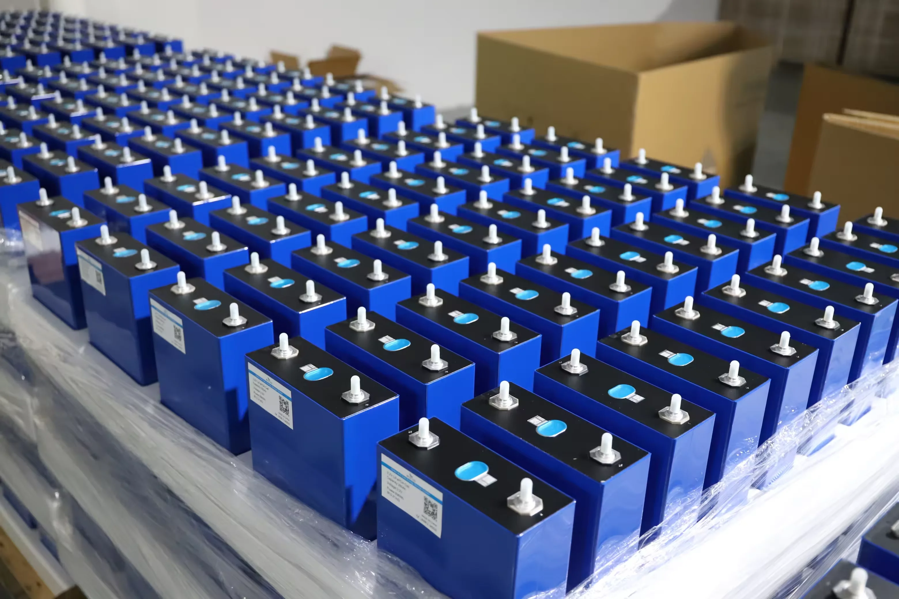 Solar panel and inverter module system EVE MB31 314ah 3.2V lifepo4 battery energy storage system cell car audio BMS